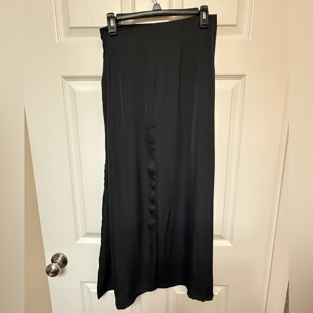 Forever 21 Black Maxi Skirt Ladies Small - Picture 2 of 6